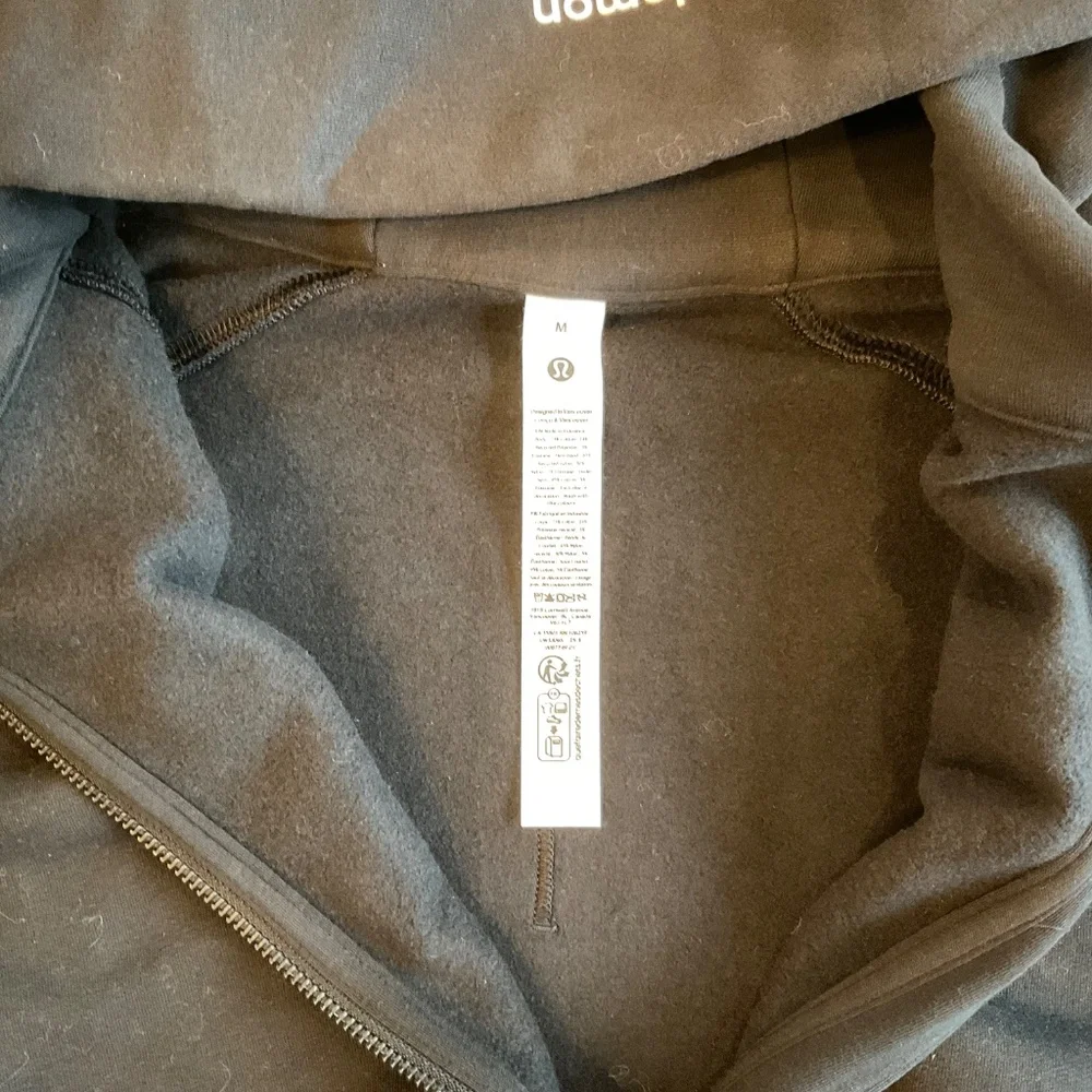 ***BRAND NEW*** Lululemon Loungeful Relaxed-Fit Full-Zip Cropped Hoodie, Size M - Picture 9 of 9